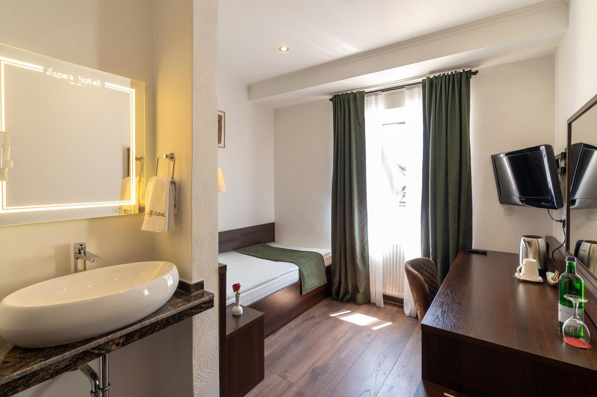 Jupa'S Hotel Dusseldorf Luaran gambar